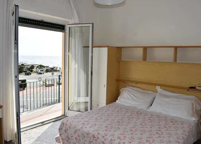 מלון Garden Marina dʼAndora