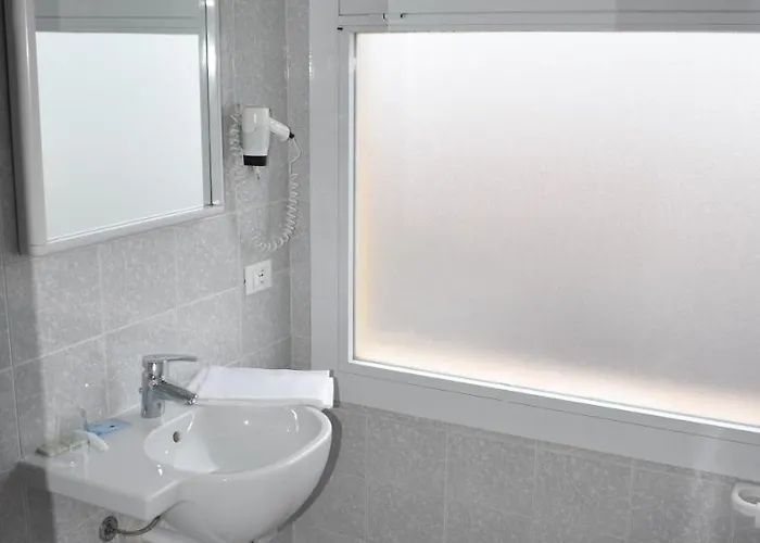 Отель Garden 3*